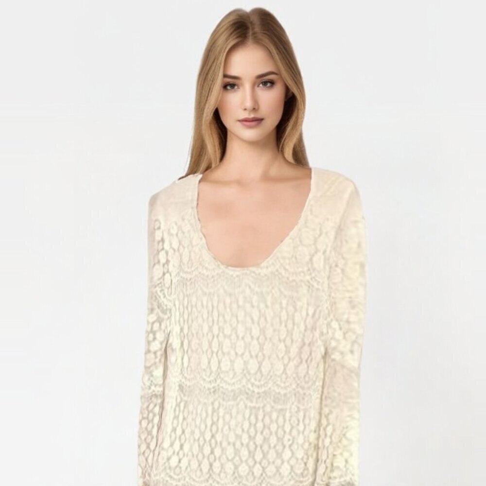 Solitaire cream lace overlay scoop neck top Size L